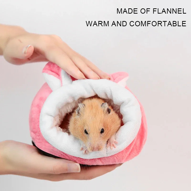 Rodent Winter Cottage Small Pet Sleeping Bed